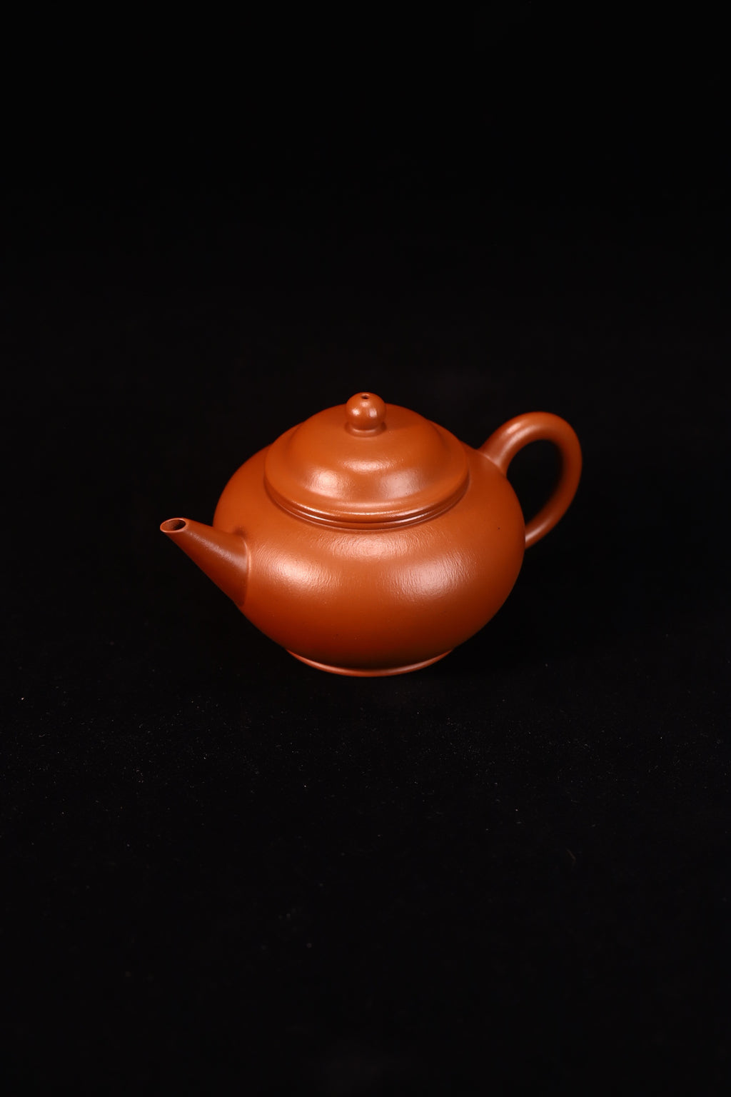 水平壶，实力派朱泥名家，国家级工艺美术师许林峰，赵庄原矿皱皮朱泥，全手工制，容量130cc，内推7孔出水