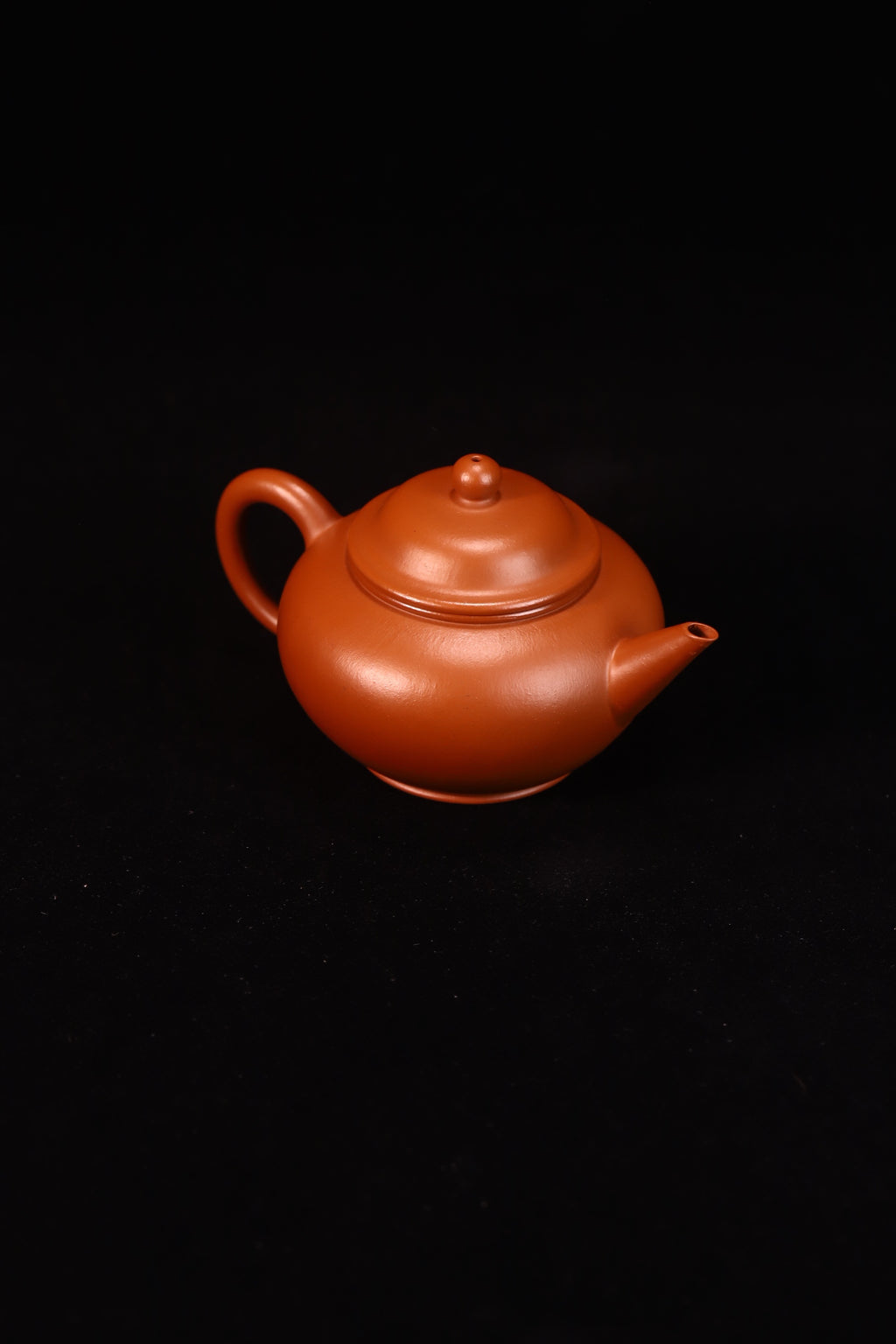 水平壶，实力派朱泥名家，国家级工艺美术师许林峰，赵庄原矿皱皮朱泥，全手工制，容量130cc，内推7孔出水