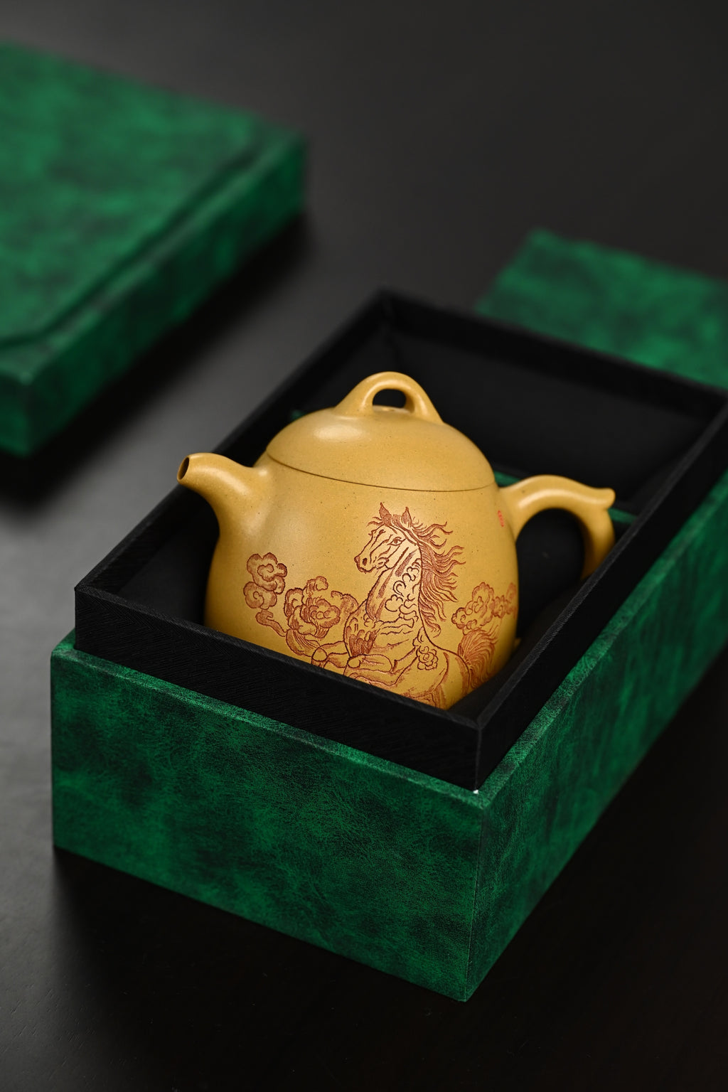 『秦权』 黄金段·容量290cc·9孔出水·内推·秦国萍（国家级高级工艺美术师）