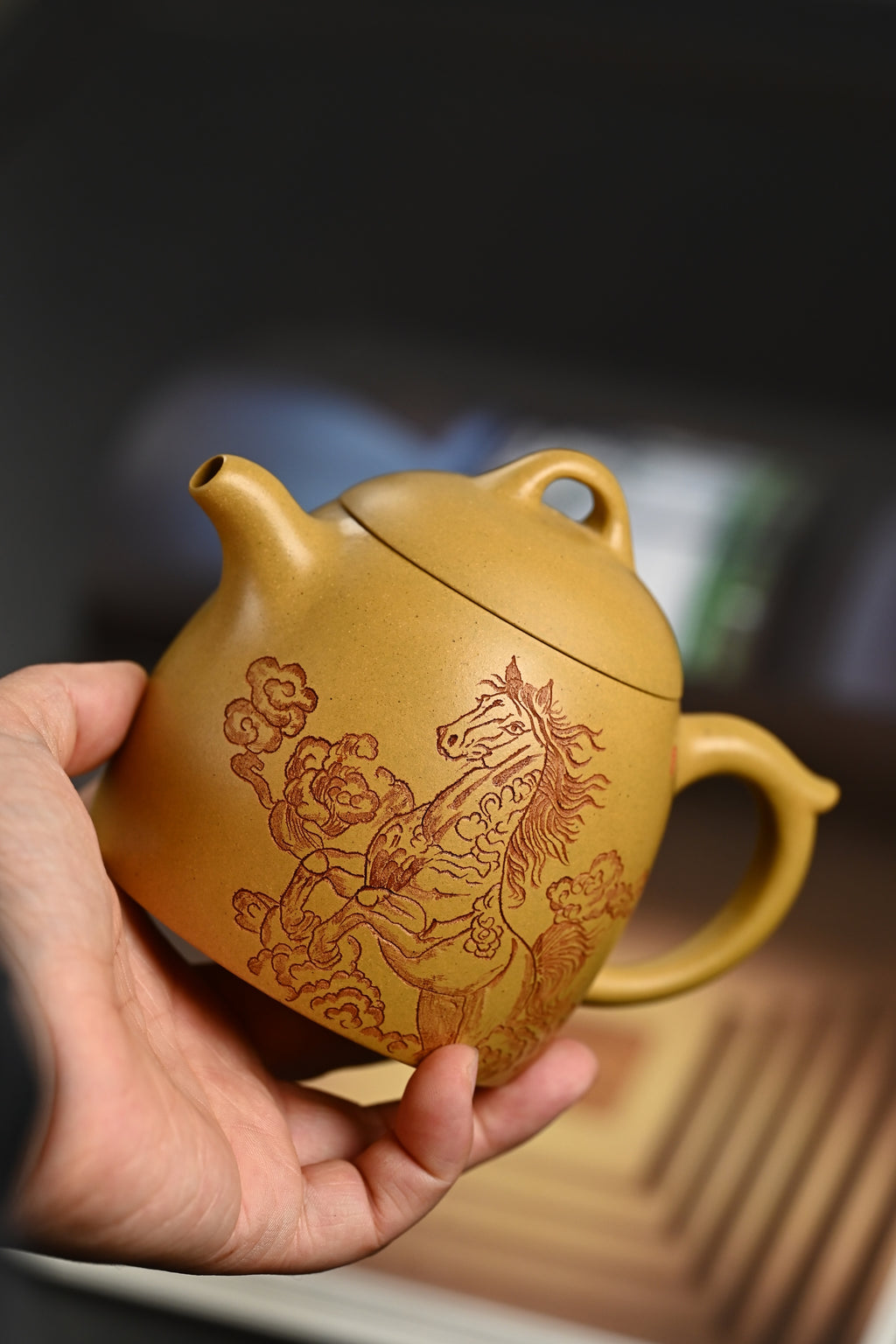 『秦权』 黄金段·容量290cc·9孔出水·内推·秦国萍（国家级高级工艺美术师）