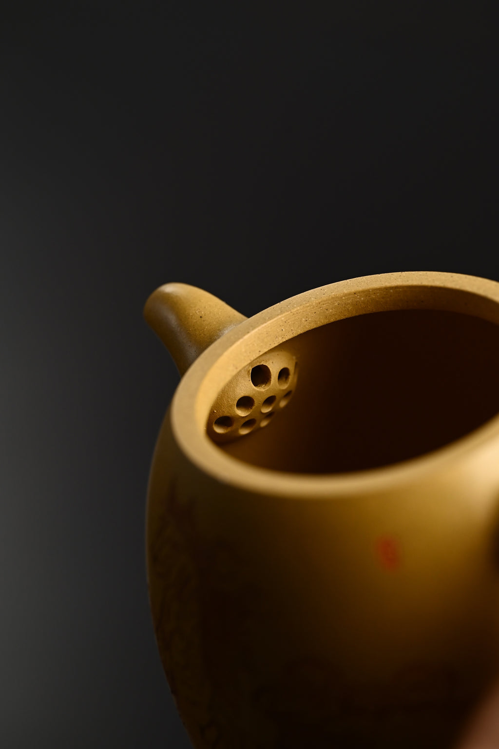 『秦权』 黄金段·容量290cc·9孔出水·内推·秦国萍（国家级高级工艺美术师）