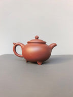 程辉大师 紫砂界的功勋级领军人物·精品佳作《如意三足壶》——原矿极品老紫泥·360cc ——中国陶瓷艺术终身成就奖获得者·程辉之作