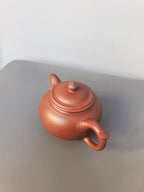 程辉大师 紫砂界的功勋级领军人物·精品佳作《如意三足壶》——原矿极品老紫泥·360cc ——中国陶瓷艺术终身成就奖获得者·程辉之作