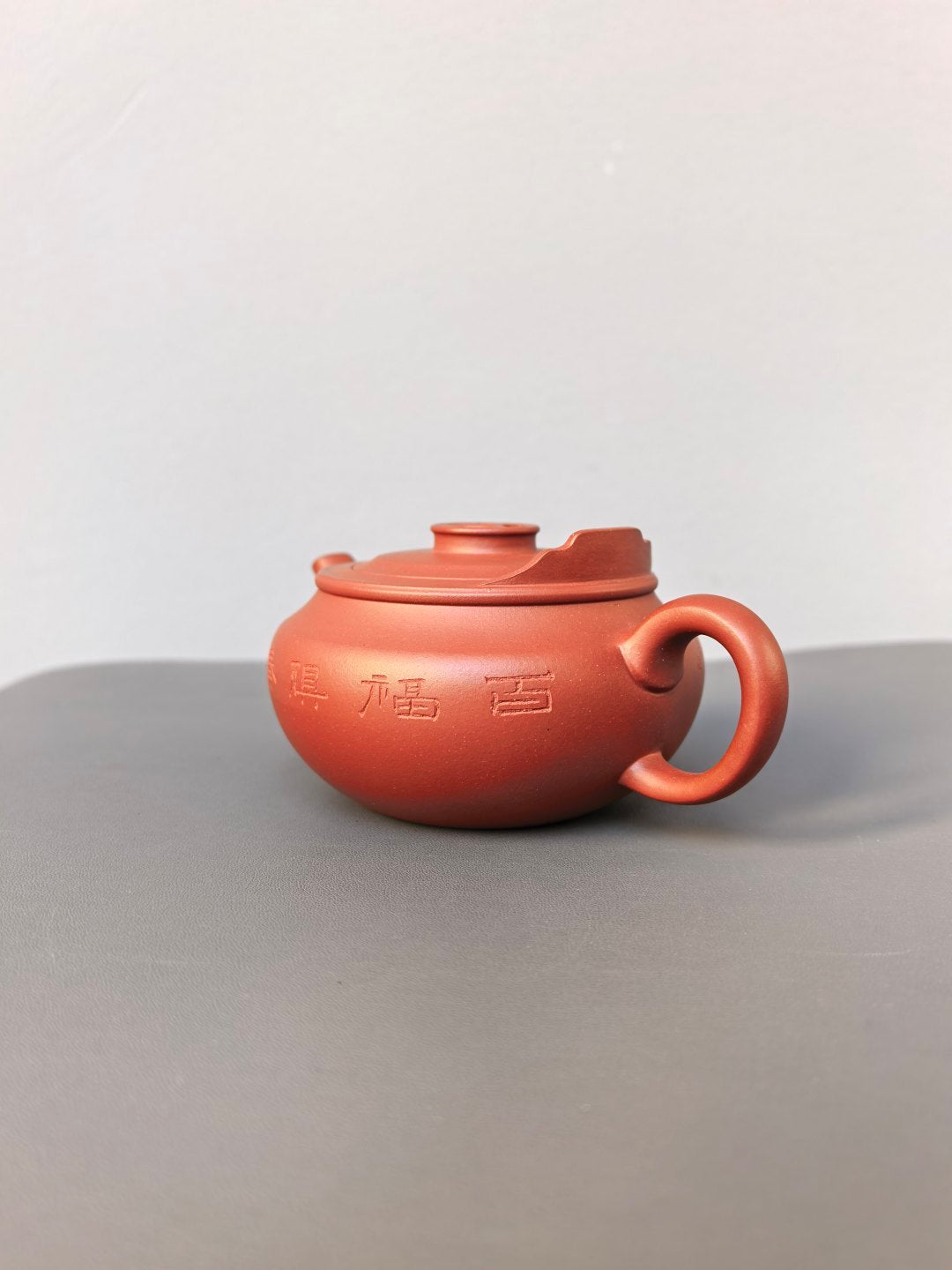 紫砂界的功勋级重器《禅意壶》 ——原矿极品底槽清·370cc ——中国陶瓷艺术终身成就奖获得者·程辉·制