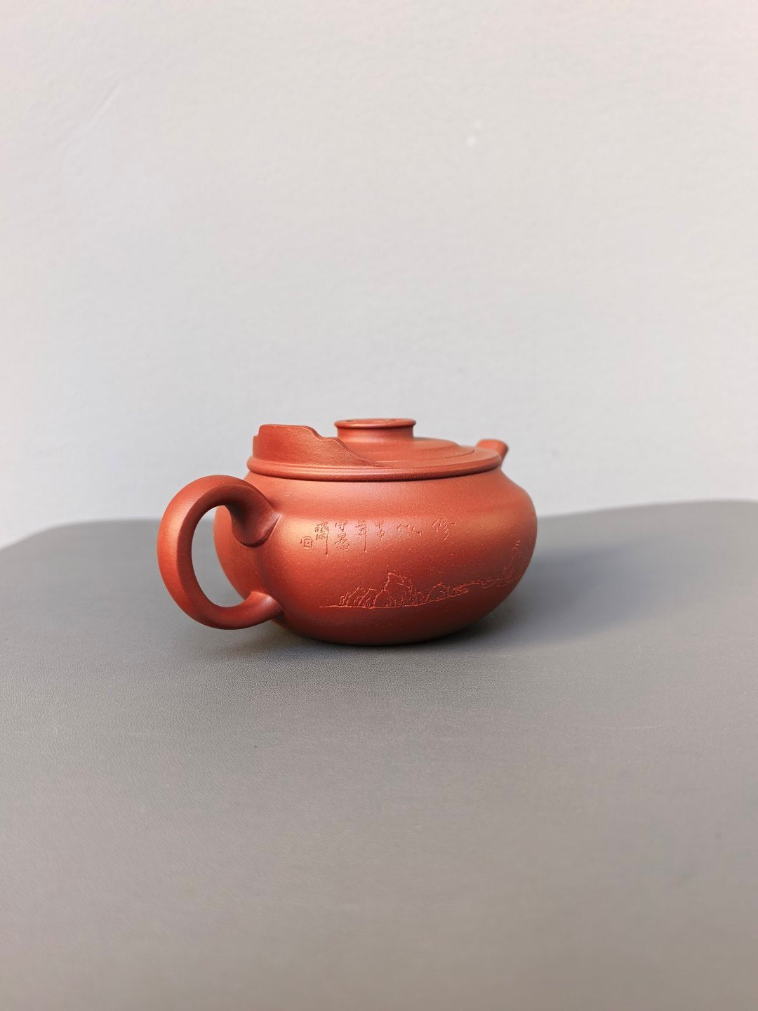紫砂界的功勋级重器《禅意壶》 ——原矿极品底槽清·370cc ——中国陶瓷艺术终身成就奖获得者·程辉·制