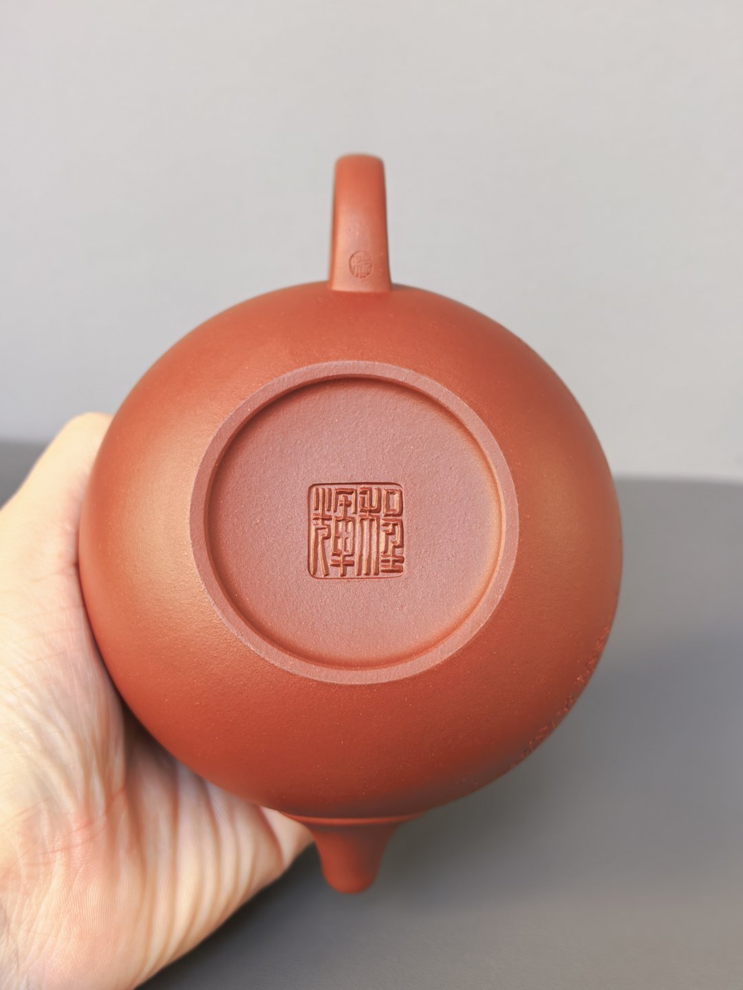 紫砂界的功勋级重器《禅意壶》 ——原矿极品底槽清·370cc ——中国陶瓷艺术终身成就奖获得者·程辉·制