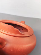 紫砂界的功勋级重器《禅意壶》 ——原矿极品底槽清·370cc ——中国陶瓷艺术终身成就奖获得者·程辉·制
