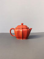 程辉大师 紫砂界的功勋级领军人物·精品佳作《菱花壶》——原矿极品朱泥·160cc ——中国陶瓷艺术终身成就奖获得者·程辉之作