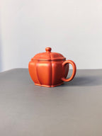 程辉大师 紫砂界的功勋级领军人物·精品佳作《菱花壶》——原矿极品朱泥·160cc ——中国陶瓷艺术终身成就奖获得者·程辉之作