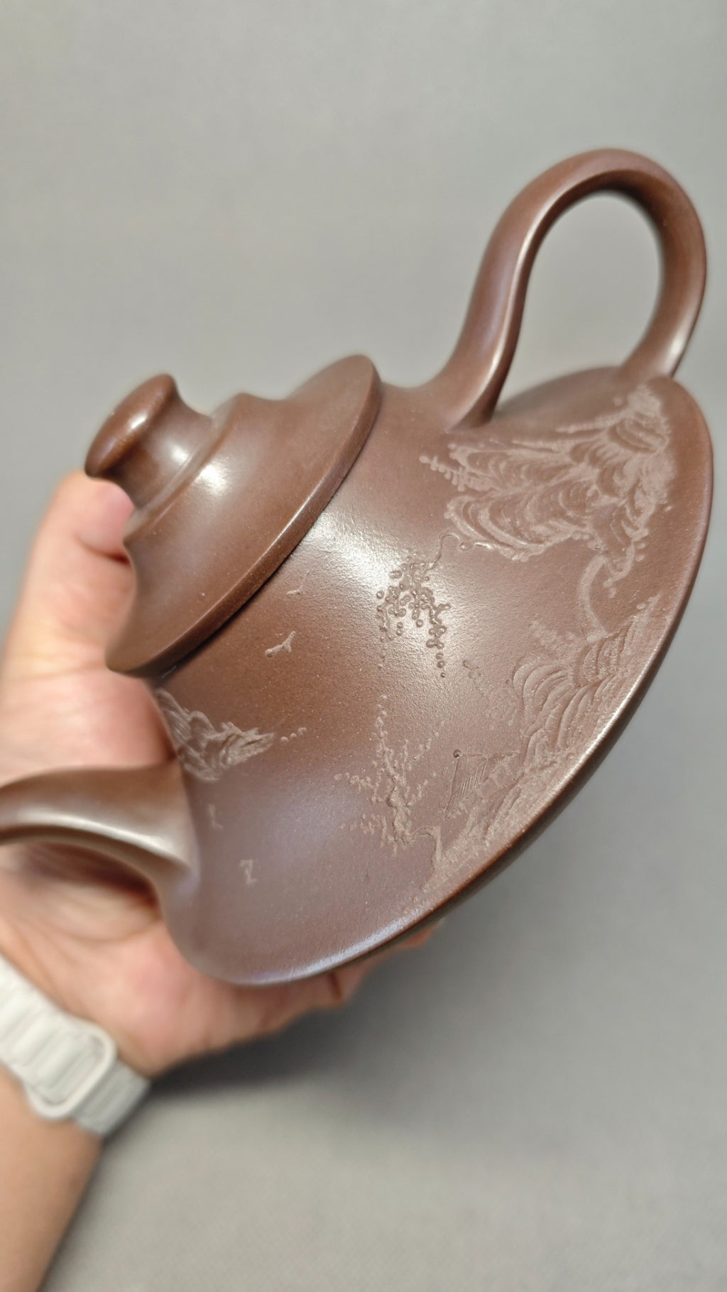 超薄胎、堆绘装饰 【云炉】 泥料：原矿紫泥    容量：330cc    孔数：9孔