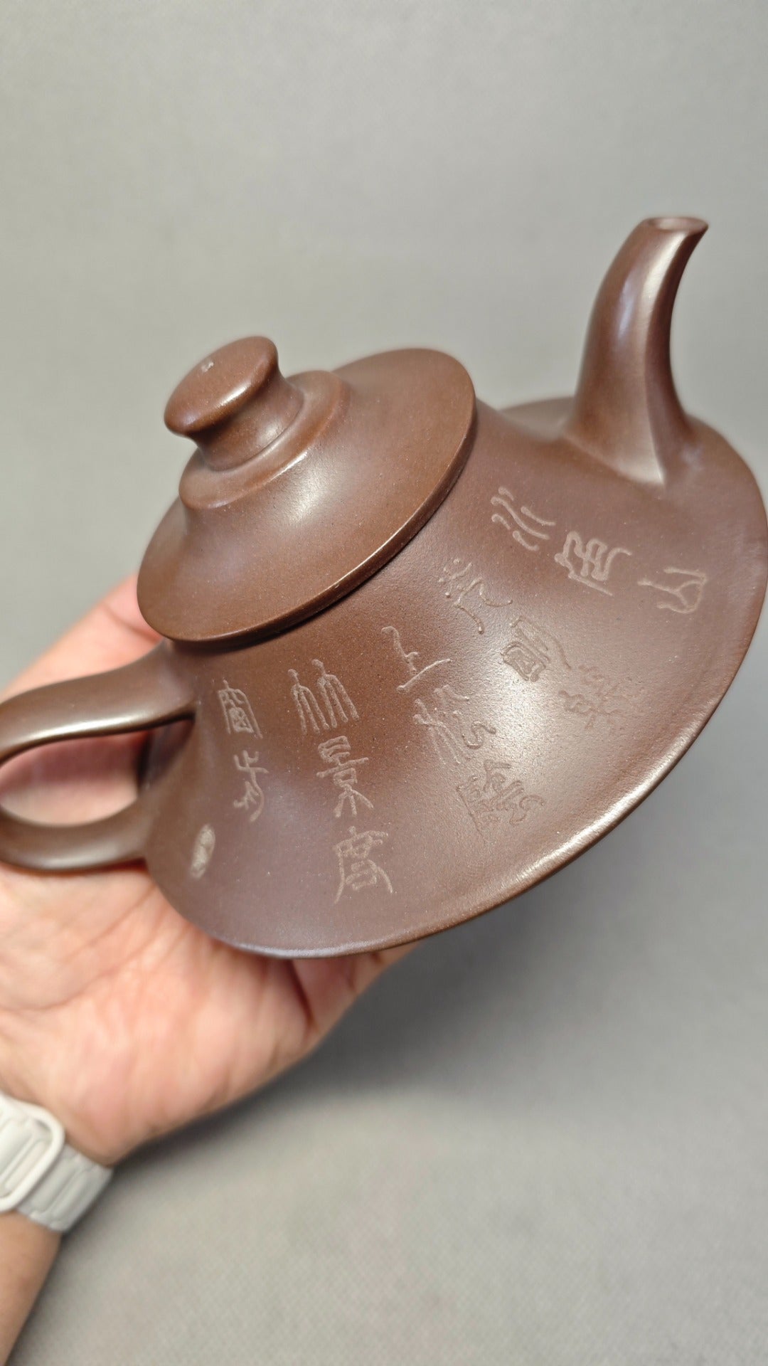 超薄胎、堆绘装饰 【云炉】 泥料：原矿紫泥    容量：330cc    孔数：9孔