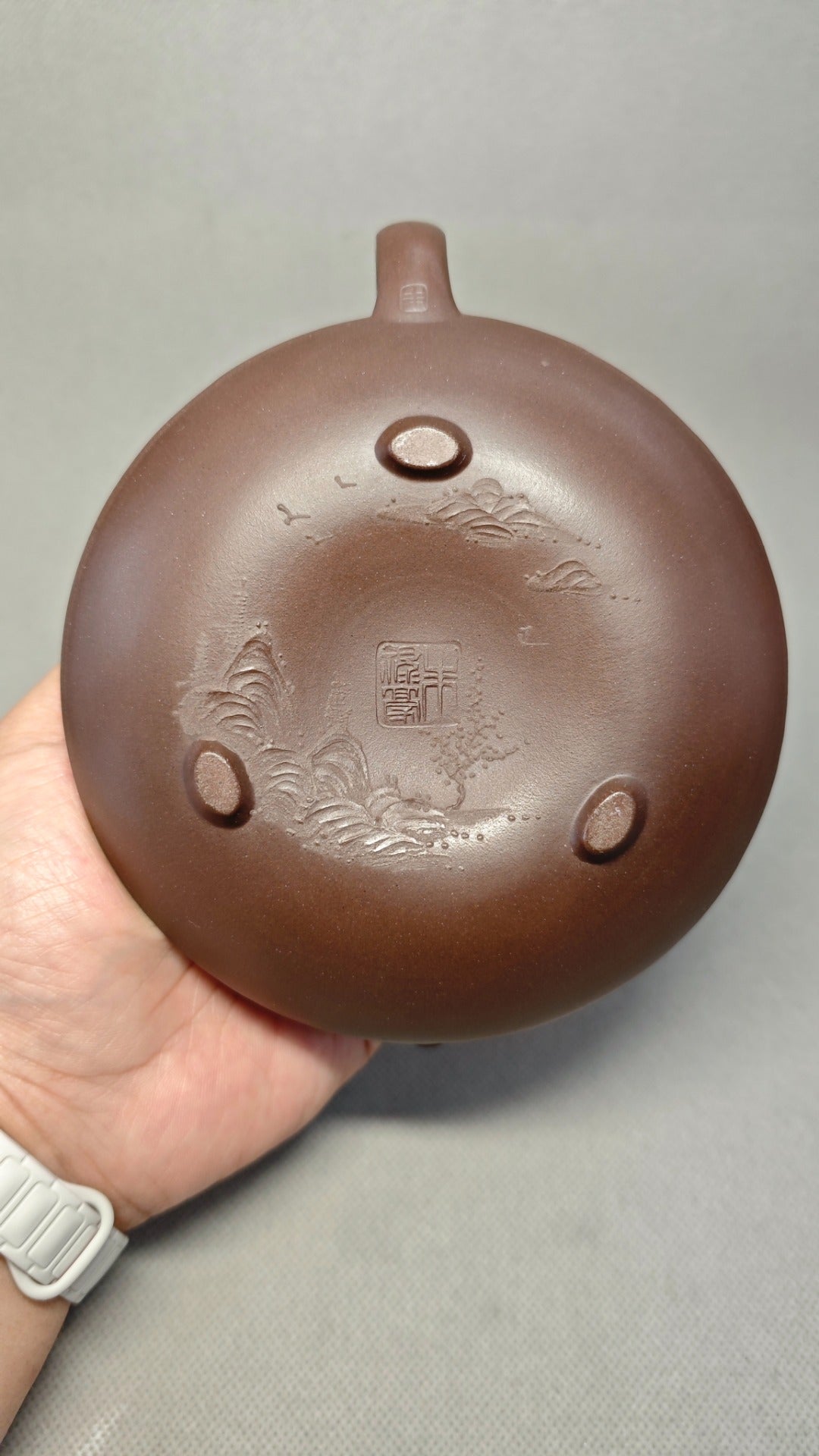 超薄胎、堆绘装饰 【云炉】 泥料：原矿紫泥    容量：330cc    孔数：9孔