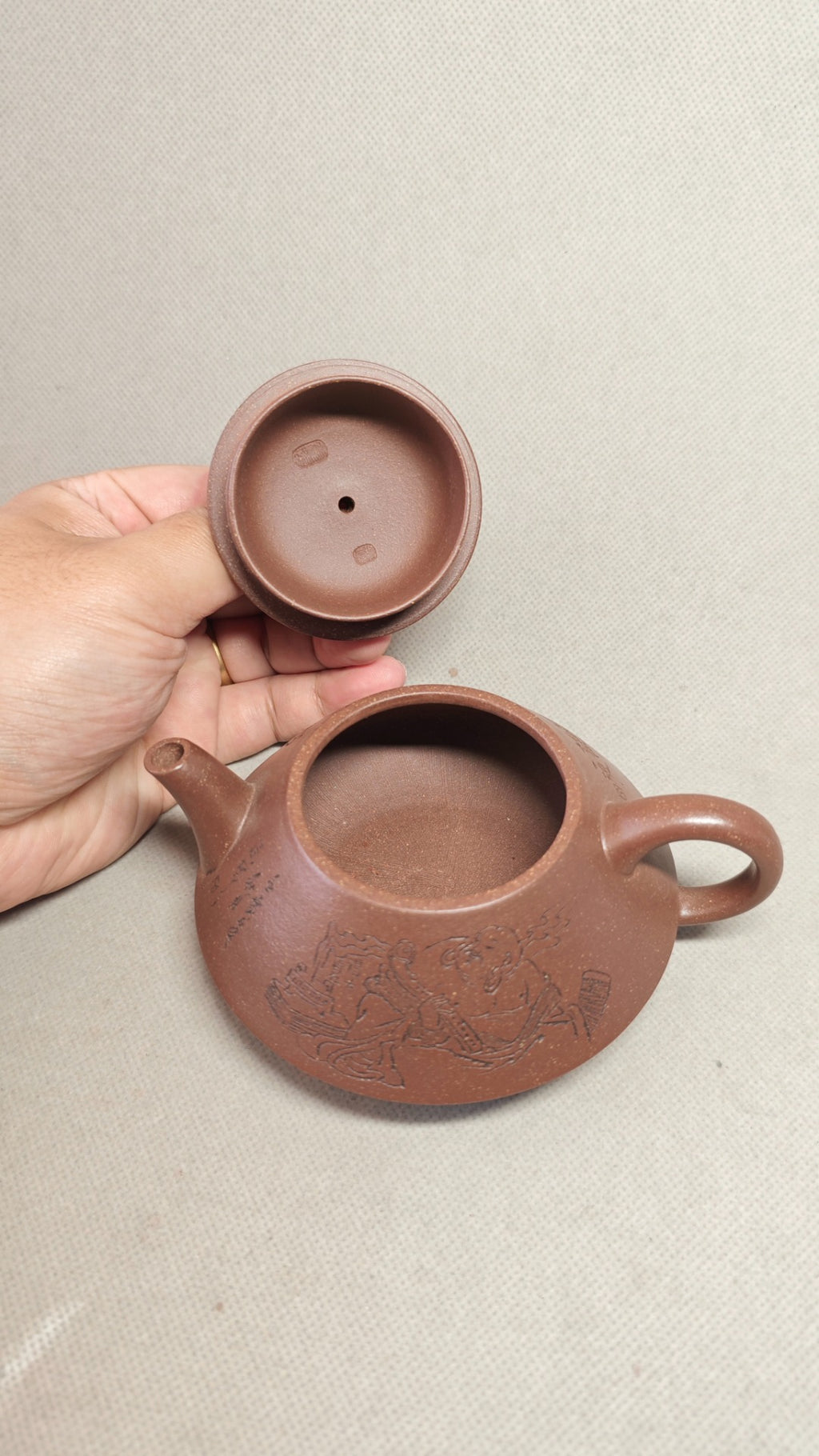 【蕴瓢】证书配套齐全 制壶：赵丽娟（国家级高级工艺美术师） 泥料：原矿紫泥 容量：220cc    孔数：9孔