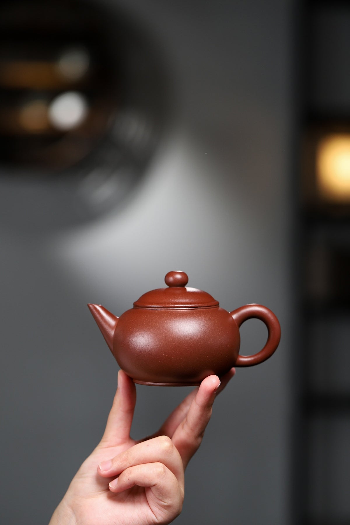 杨鹏全手工薄胎水上瓢【水平壶】泥料：鸡眼底槽清（一泡茶后泥料包浆立现）容量：250cc。作者：实力派名家杨鹏老师全手工制作
