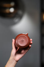 杨鹏全手工薄胎水上瓢【水平壶】泥料：鸡眼底槽清（一泡茶后泥料包浆立现）容量：250cc。作者：实力派名家杨鹏老师全手工制作