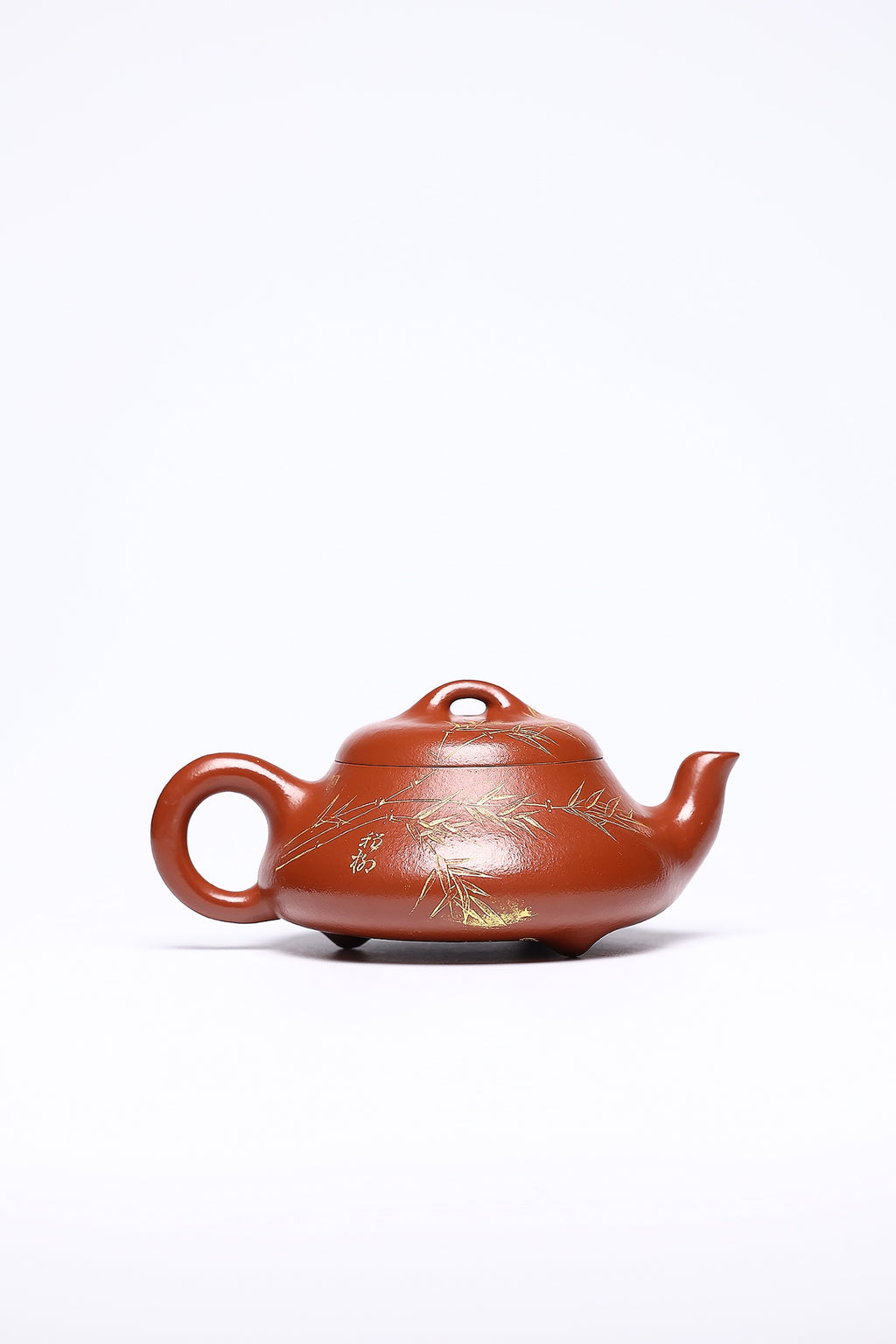 【汉棠石瓢】 作者 ：邵忠源  泥料：贵妃红朱泥 容量：300cc  作品介绍：  汉棠石瓢由徐汉棠先生优化创制，线条温润舒展，刚柔并济，是石瓢体系中的经典佳作