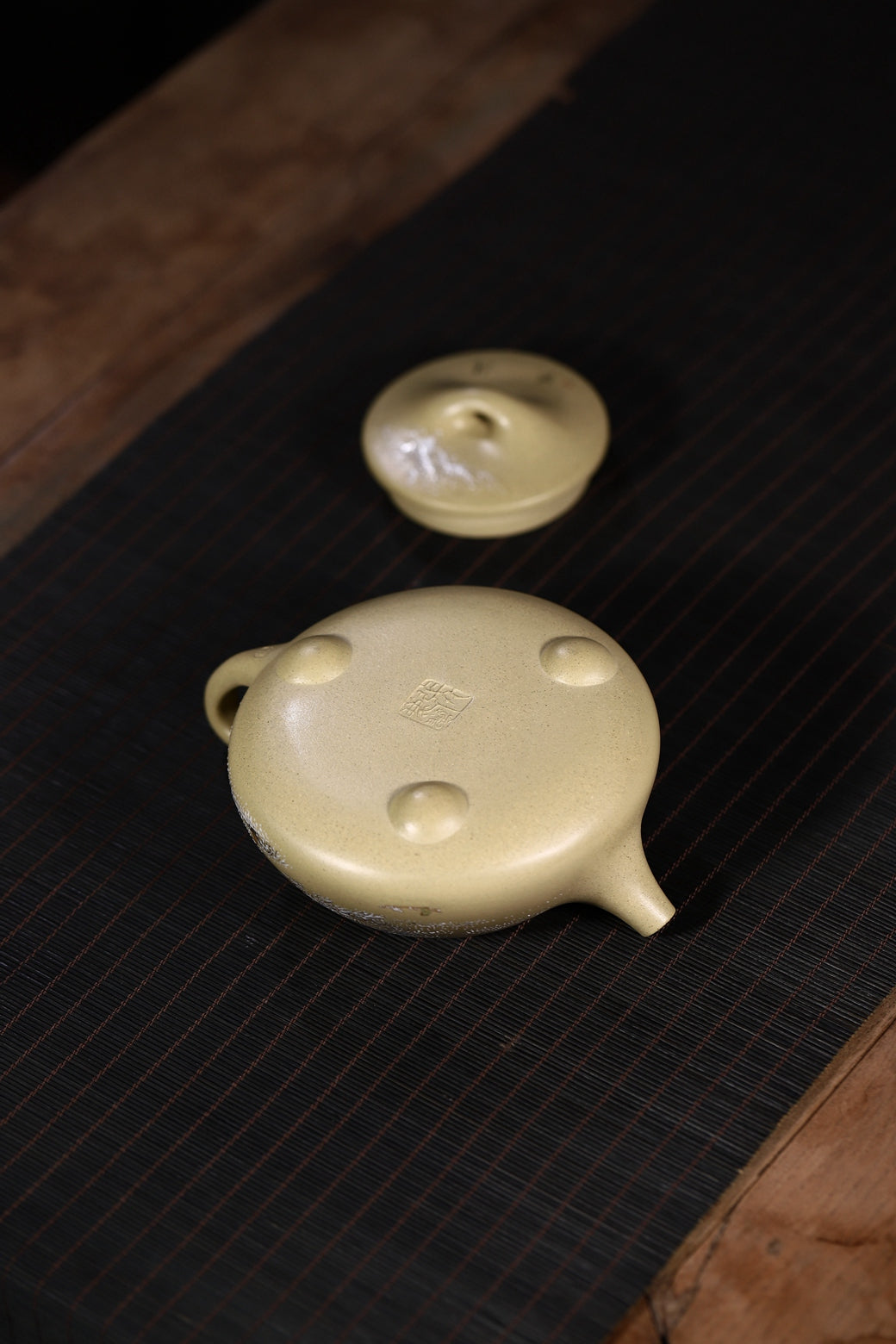 大师许成权高徒张丽老师制壶，陶瓷艺术大师沈凯老师装饰新品【景舟石瓢 · 踏雪飞鸿】270cc