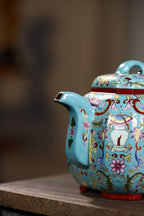 精品雅器，匠心传承！国工独家新品【宝相金莲】770cc！ 此壶为经典传统之方器，是方器中极具代表性的作品