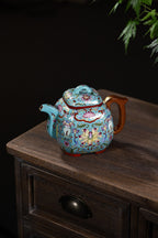 精品雅器，匠心传承！国工独家新品【宝相金莲】770cc！ 此壶为经典传统之方器，是方器中极具代表性的作品