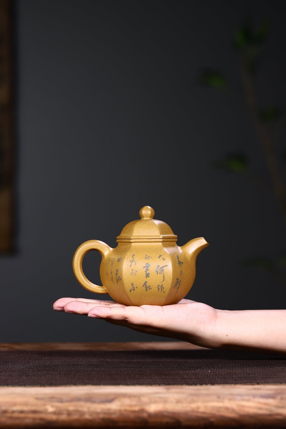 传承人珍藏段泥制【六方掇球】280cc上新！在掇球的基础上加上棱角的设计，上下连通一气，可谓构思巧妙