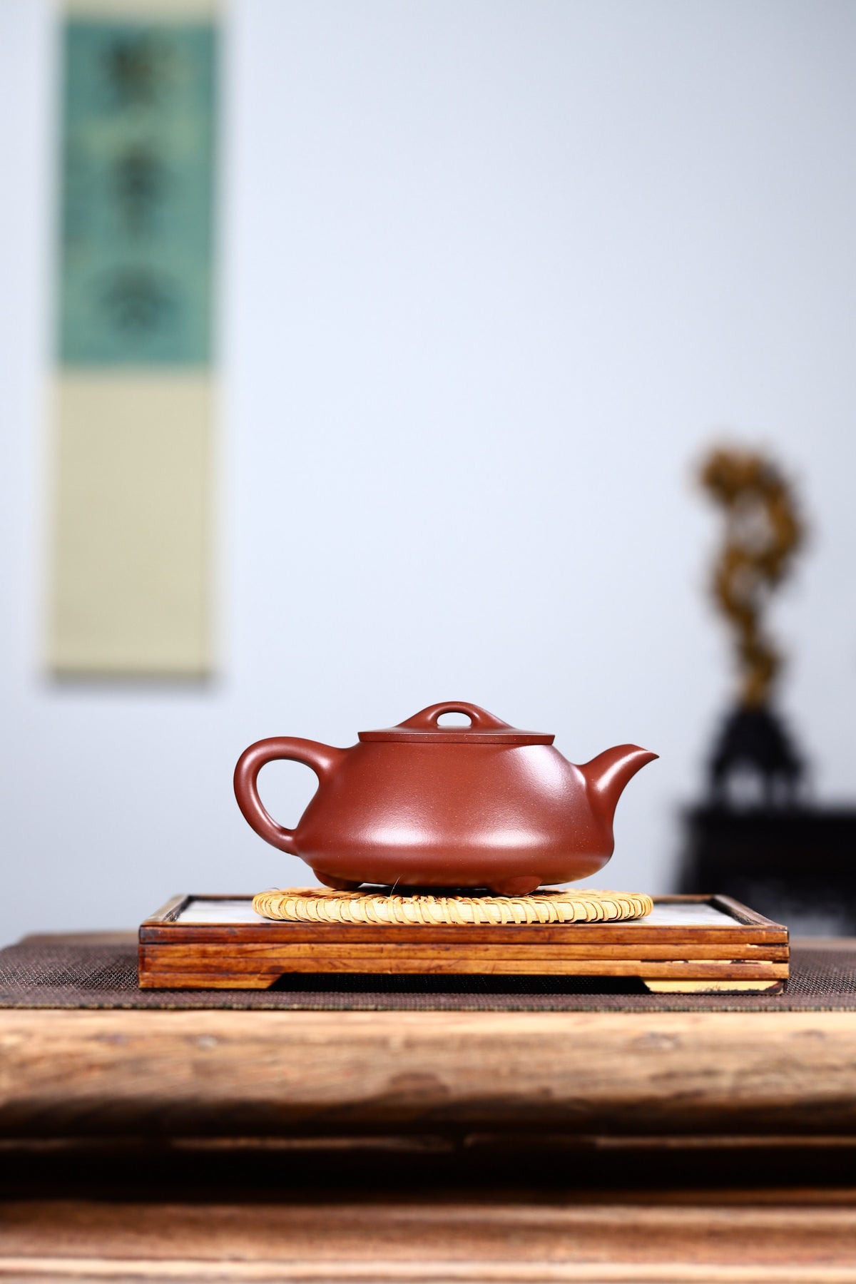 独家经典美器【海棠瓢】珍藏紫泥制 250cc，壶身采用传统石瓢造型，制作精工，口盖准缝