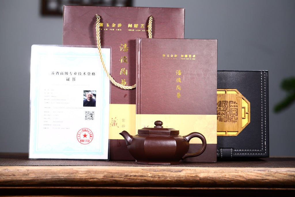 实力派高工新品【大彬六方】家藏老紫泥全手工制作，300cc。壶身呈六方圆形。