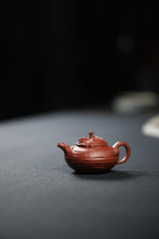 风卷葵 ｜【传统手制 优质朱泥 200cc &nbsp;民间实力派作品】《风卷葵》壶是紫砂花塑器中的经典名壶