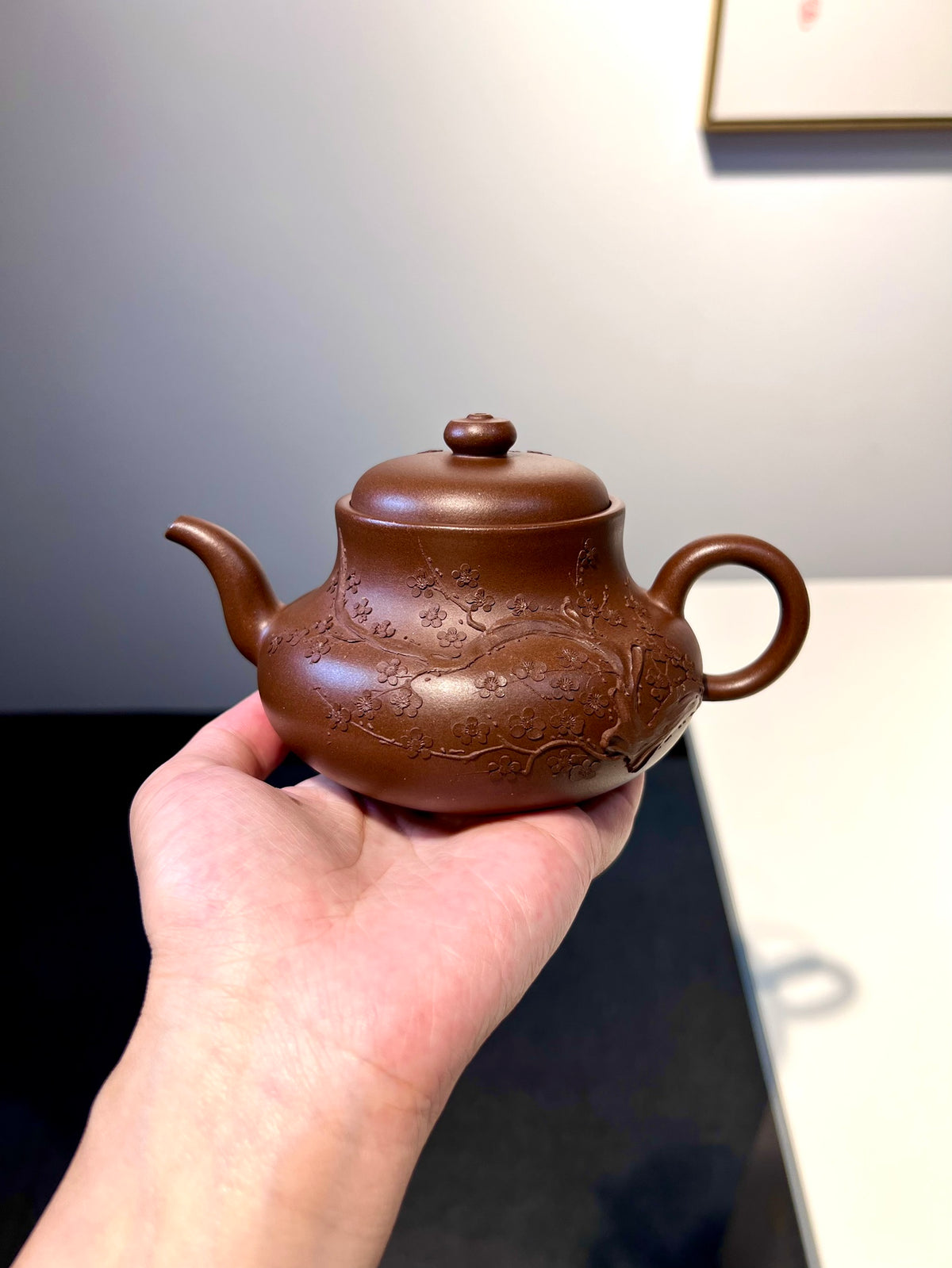 【暗香玉露】 陈腐文革清 容量 300cc 器型端庄挺秀 线条明朗大气 &nbsp;韵味十足 壶身圆润敦厚