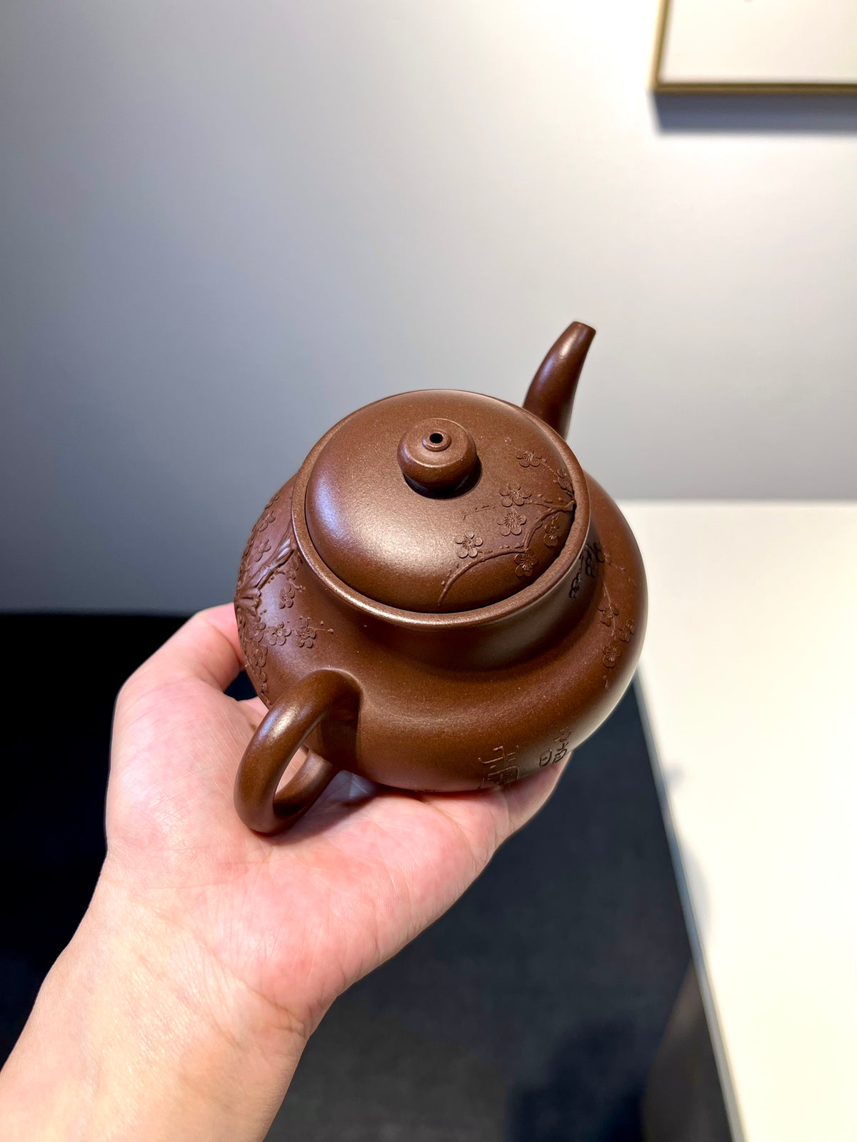 【暗香玉露】 陈腐文革清 容量 300cc 器型端庄挺秀 线条明朗大气 &nbsp;韵味十足 壶身圆润敦厚