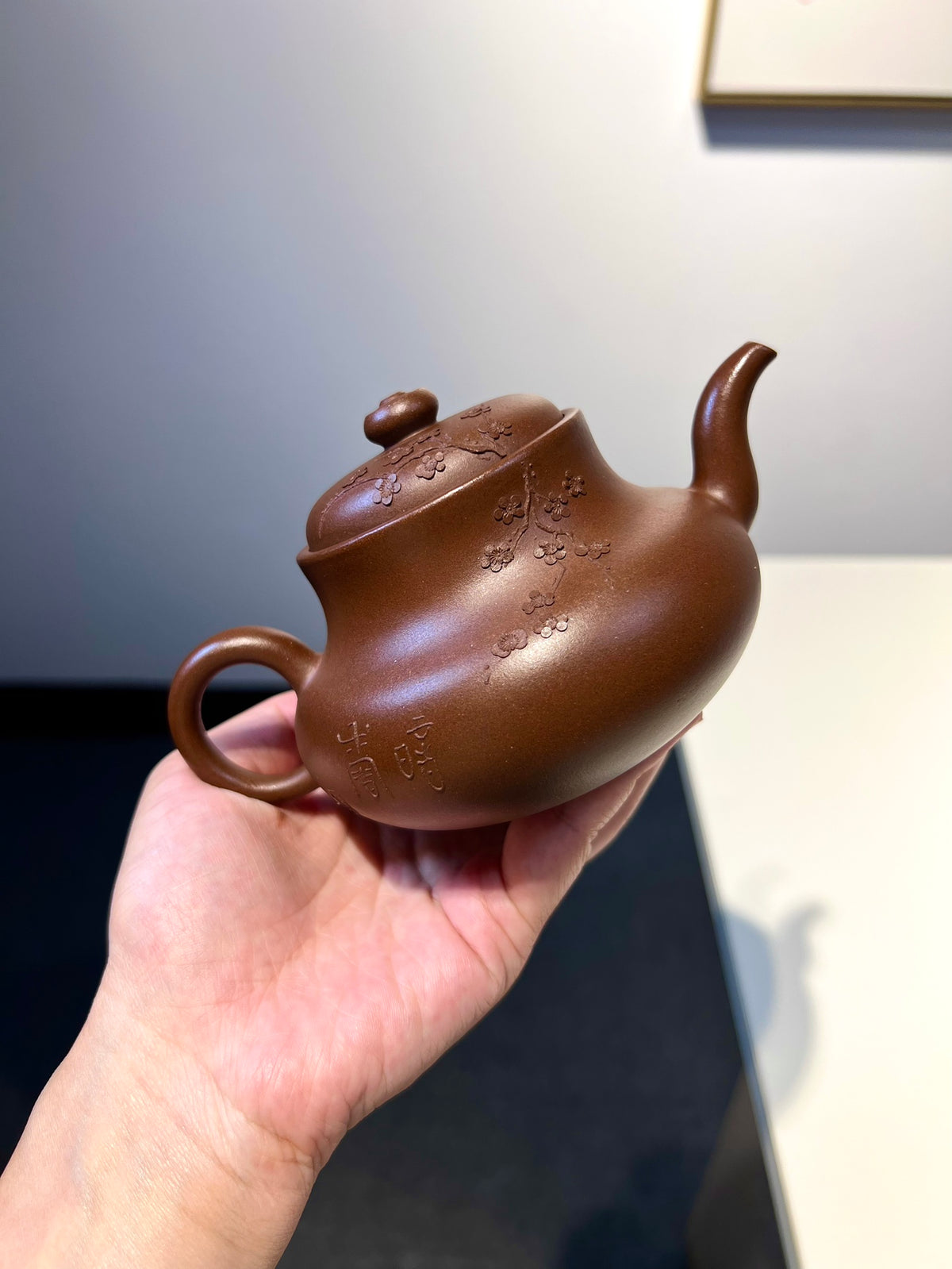 【暗香玉露】 陈腐文革清 容量 300cc 器型端庄挺秀 线条明朗大气 &nbsp;韵味十足 壶身圆润敦厚