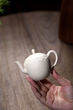 【美人肩】 泥料：白段 容量：160cc 作者：蒋鹏