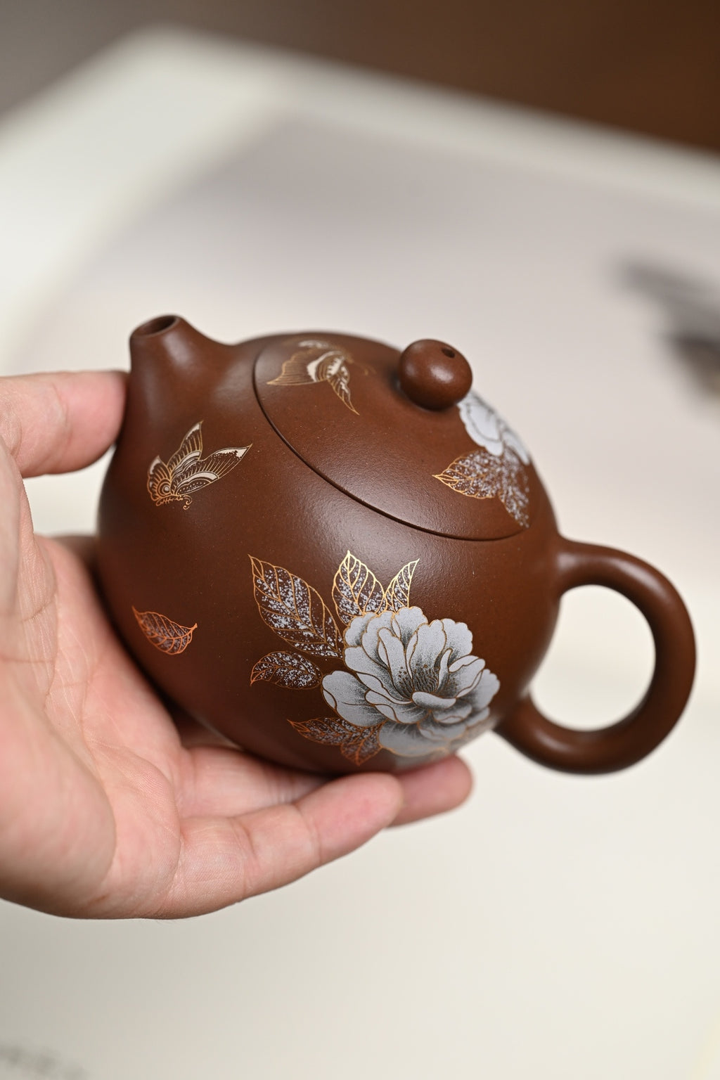 『西施』金银装饰 文革老紫泥·容量200cc·9孔出水·内推·陈华军（国家级工艺美术师）