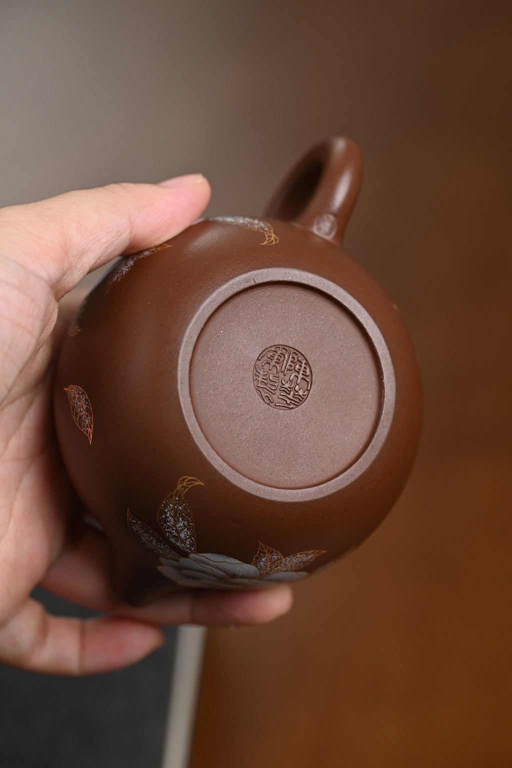 『西施』金银装饰 文革老紫泥·容量200cc·9孔出水·内推·陈华军（国家级工艺美术师）