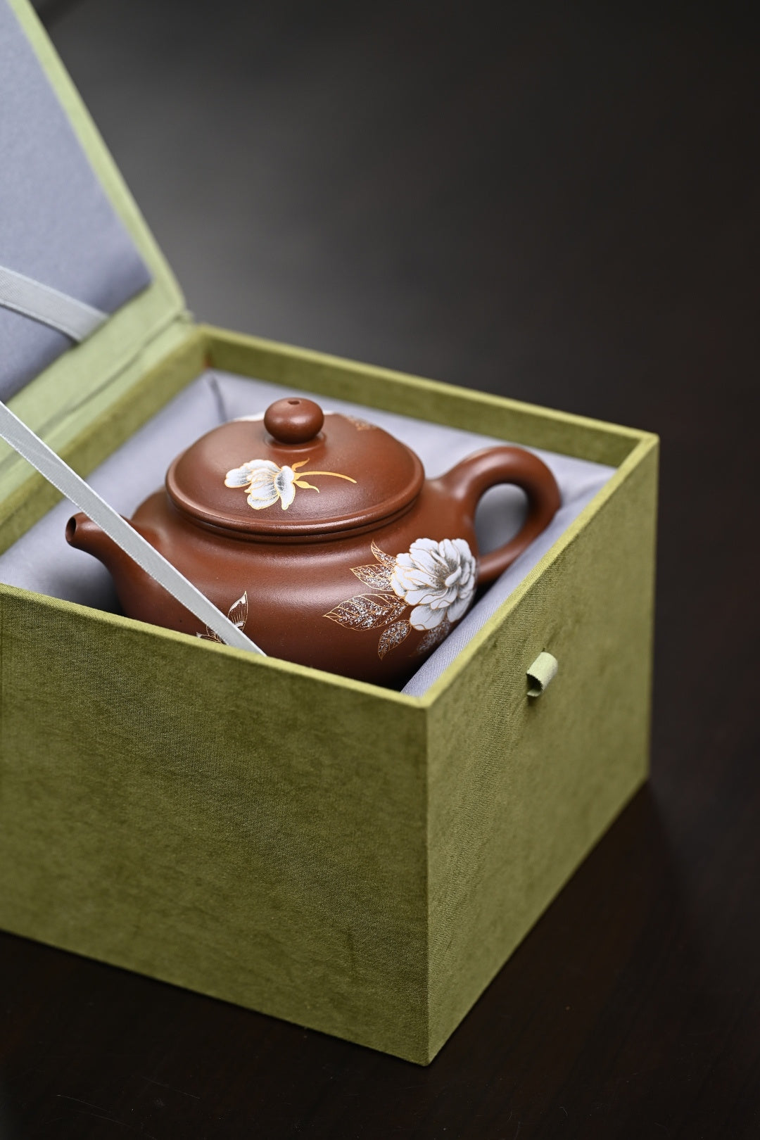 『仿古』金银装饰 文革老紫泥·容量260cc·9孔出水·内推·陈华军（国家级工艺美术师）