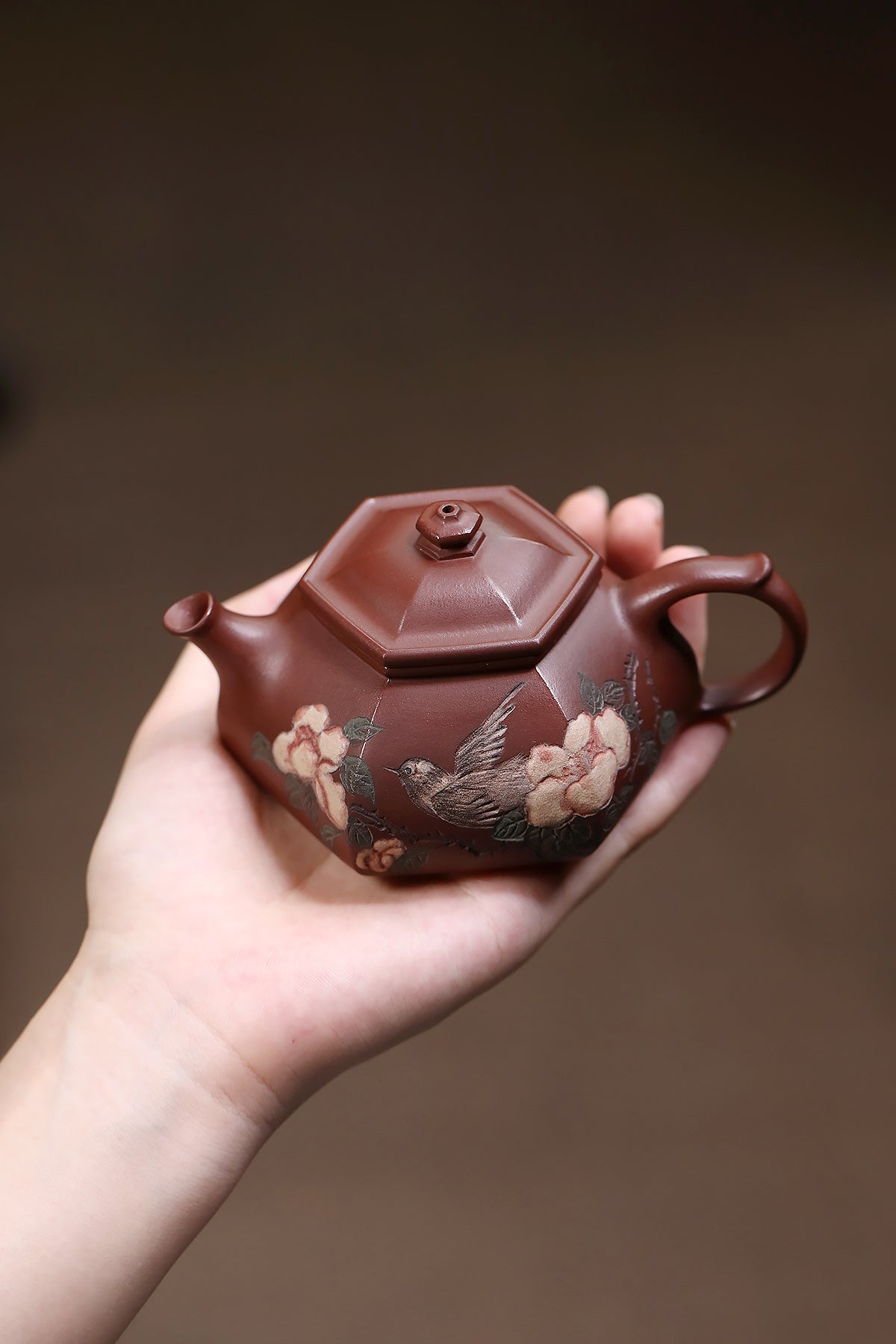 紫砂七老任淦庭嫡孙 紫砂泰斗任仲光之子 百年任氏当代家主 缶硕后嗣  品名：六方汉瓢 容量：200cc 泥料：五四年一厂底槽清