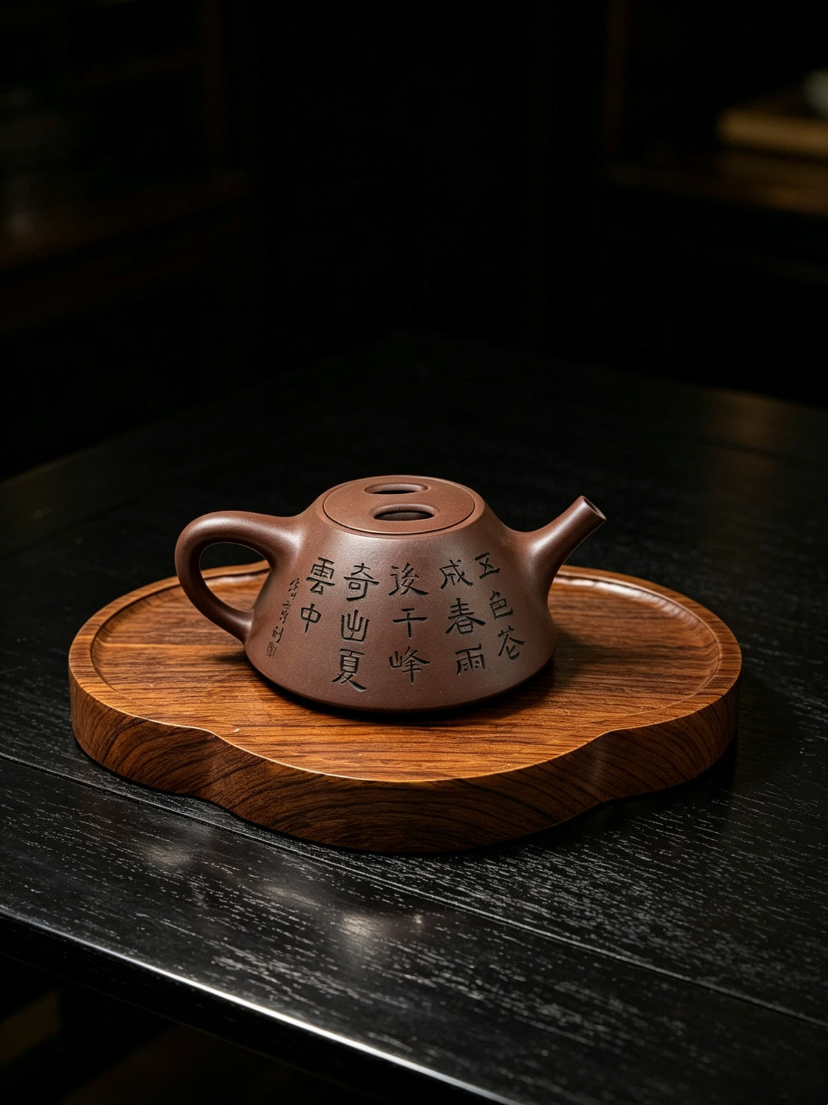 紫砂七老任淦庭嫡孙 百年任氏当代家主 缶硕后嗣  品名：牛盖石瓢 容量：350cc 泥料：紫泥 作者：任俊寅