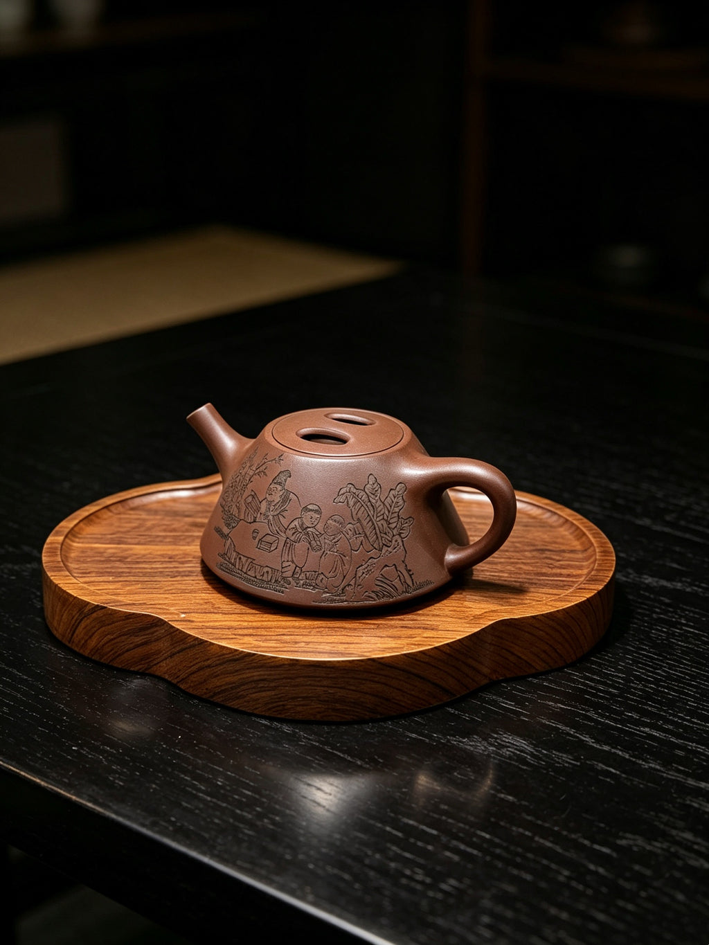 紫砂七老任淦庭嫡孙 百年任氏当代家主 缶硕后嗣  品名：牛盖石瓢 容量：350cc 泥料：紫泥 作者：任俊寅
