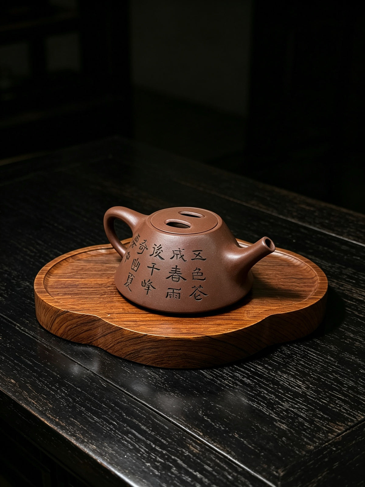 紫砂七老任淦庭嫡孙 百年任氏当代家主 缶硕后嗣  品名：牛盖石瓢 容量：350cc 泥料：紫泥 作者：任俊寅