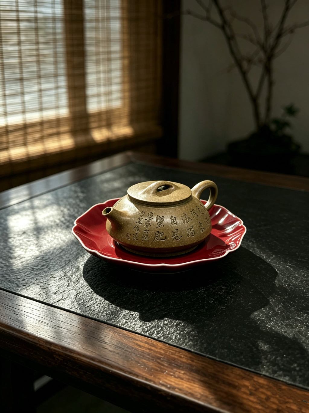 紫砂七老任淦庭嫡孙 百年任氏当代家主 缶硕后嗣  品名：世恒石瓢 容量：250cc 泥料：老团泥 （老段泥） 作者：任俊寅