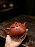 ✨【梅香入壶，一盏清欢渡岁月】✨ 作者：江南 品名：茗香石瓢 泥料：老朱泥 容量：240cc