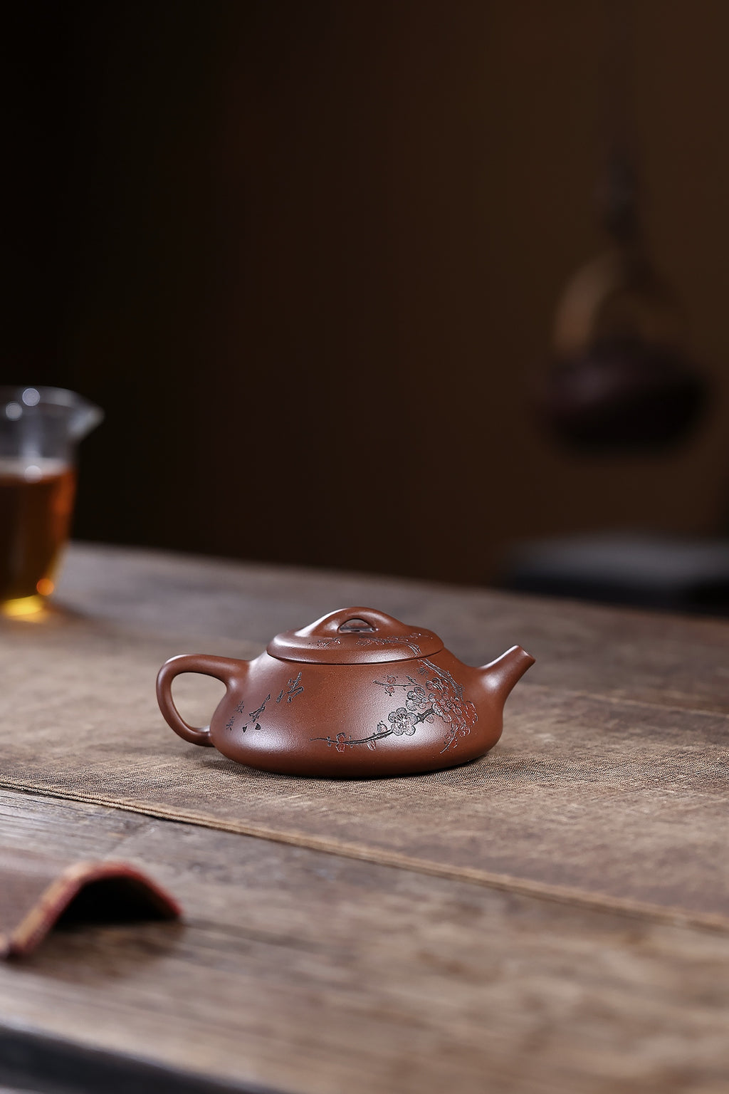 省大师勇淑英作品收藏【纳瓢】 泥料：极品文革泥 容量：200cc  作者：勇淑英 江苏省陶瓷艺术大师  工艺：手工制作，收藏价值高👍