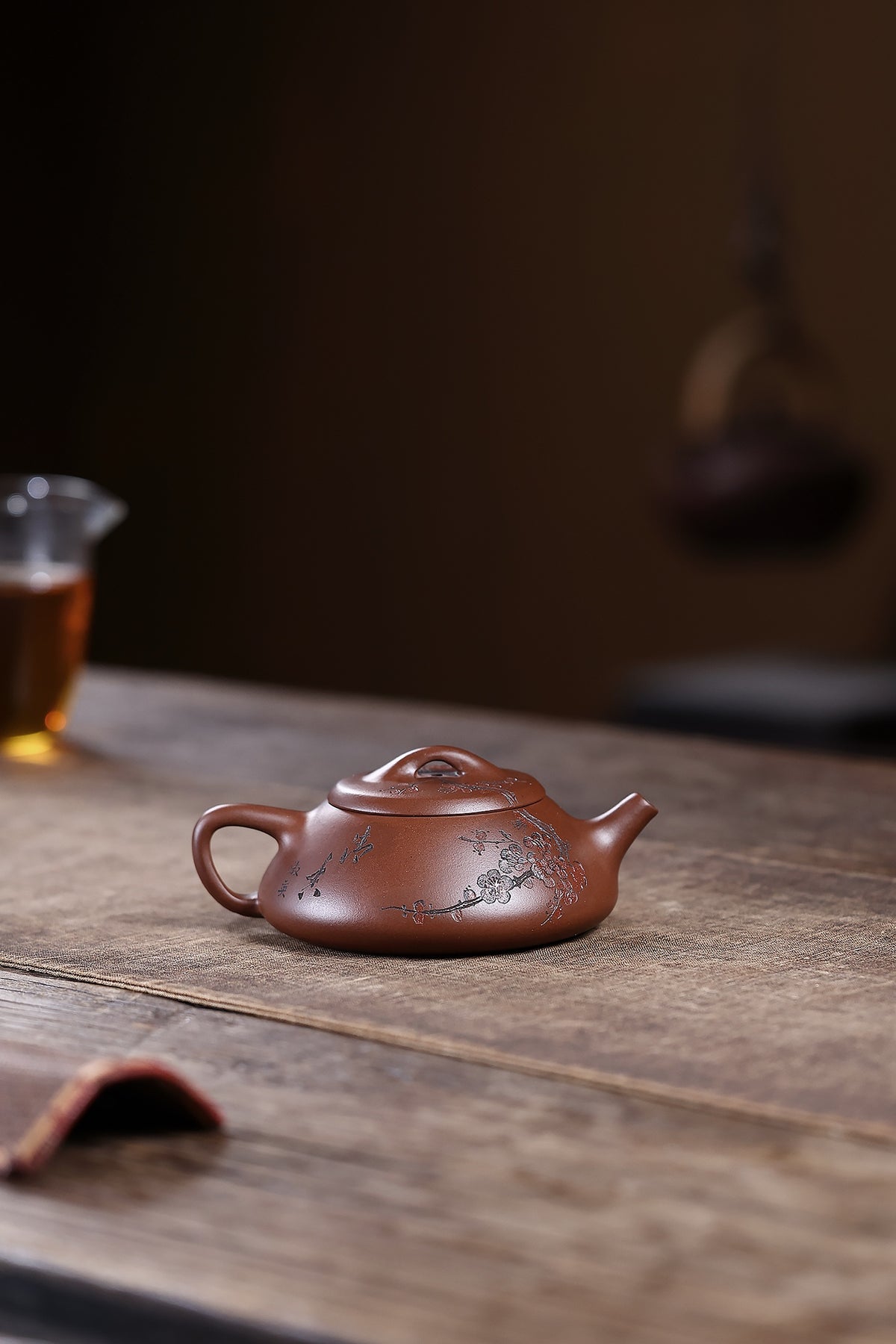 省大师勇淑英作品收藏【纳瓢】 泥料：极品文革泥 容量：200cc  作者：勇淑英 江苏省陶瓷艺术大师  工艺：手工制作，收藏价值高👍