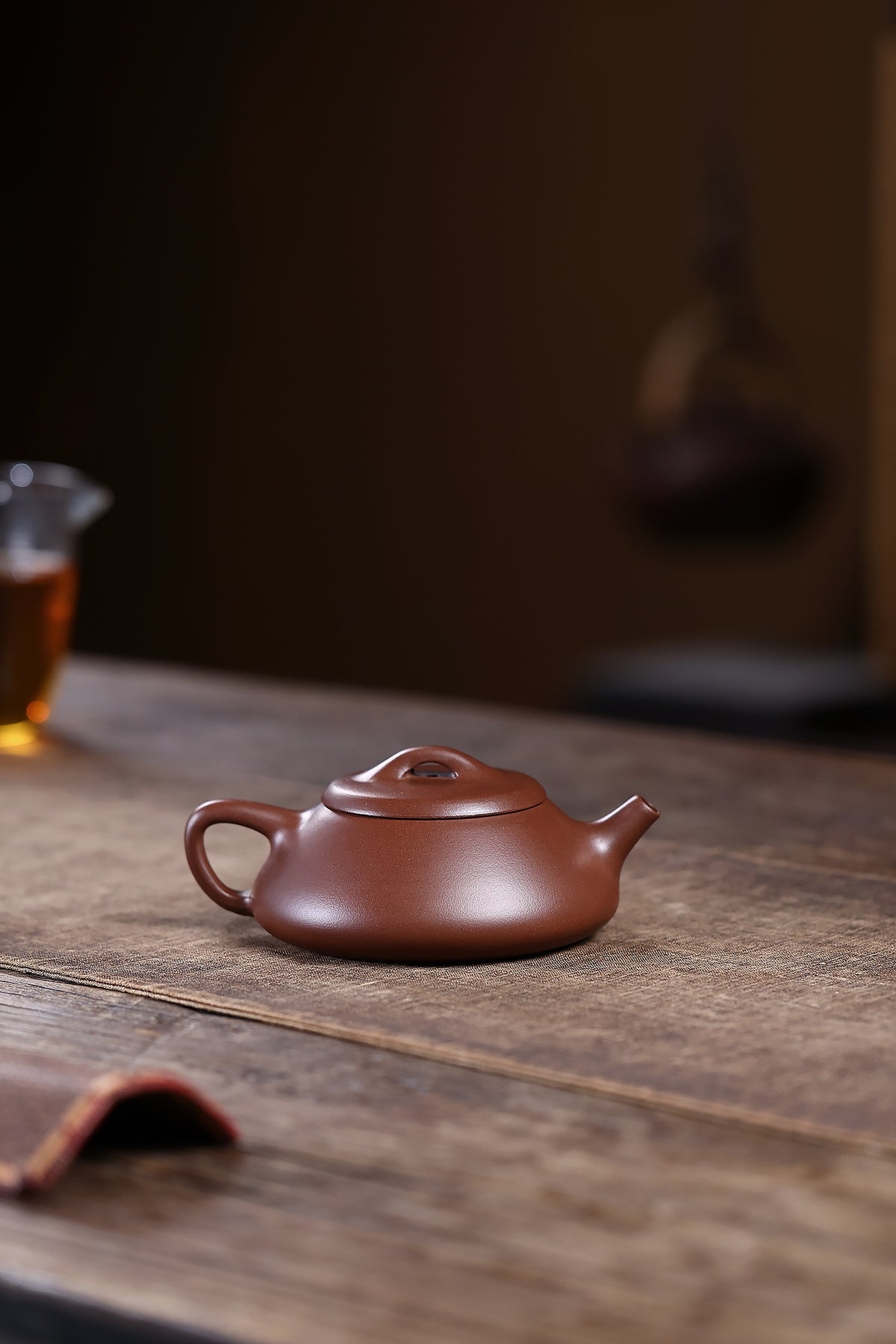 省大师勇淑英作品收藏【纳飘】 泥料：极品文革泥 容量：200cc  作者：勇淑英 江苏省陶瓷艺术大师  工艺：手工制作，收藏价值高👍
