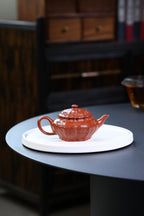 省大师勇淑英作品收藏【菱花如意】 泥料：极品朱泥 容量：150cc  作者：勇淑英 江苏省陶瓷艺术大师  工艺：手工制作，收藏价值高👍