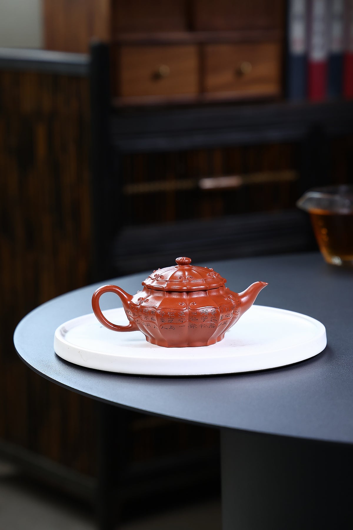 省大师勇淑英作品收藏【菱花如意】 泥料：极品朱泥 容量：150cc  作者：勇淑英 江苏省陶瓷艺术大师  工艺：手工制作，收藏价值高👍