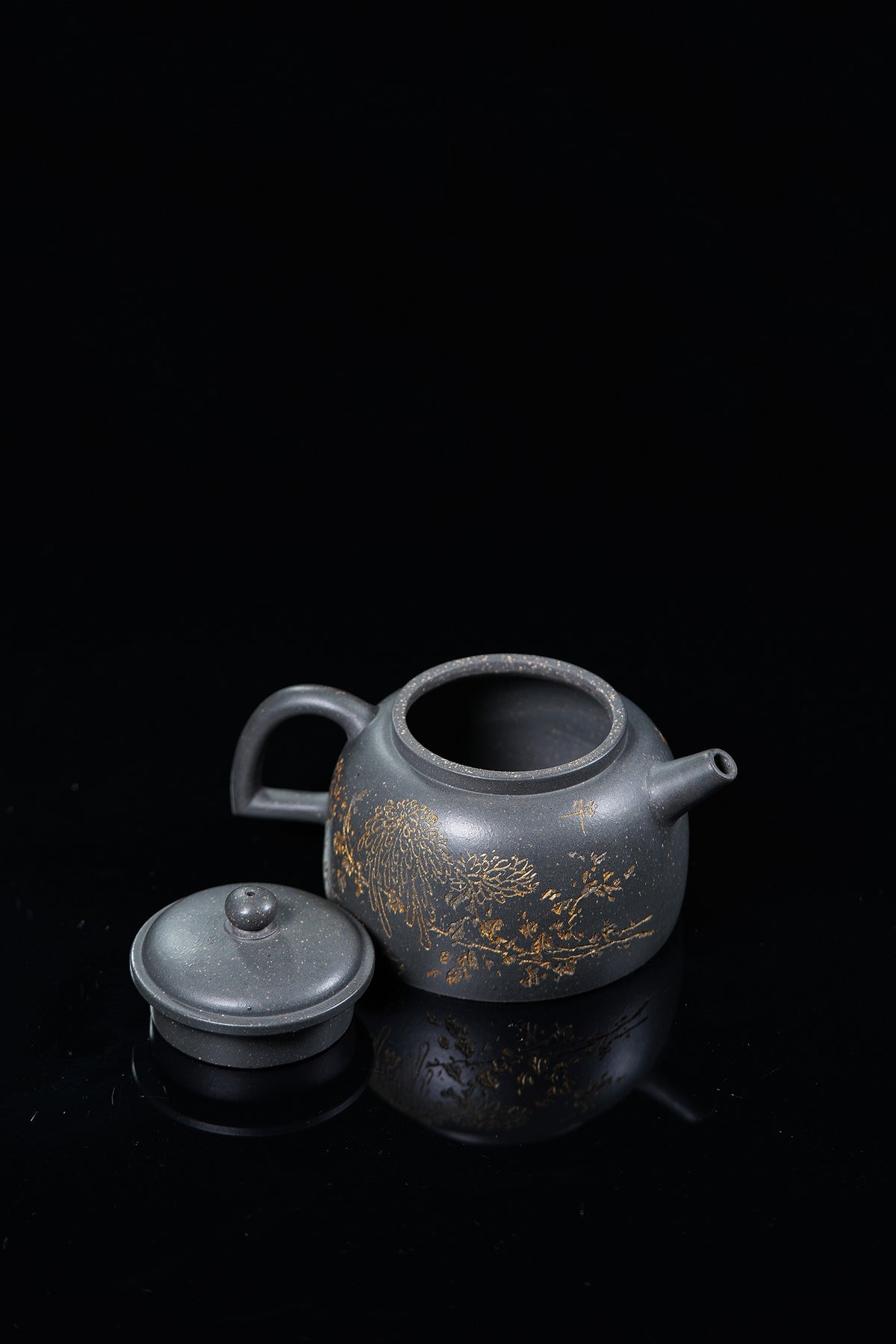 中国陶瓷艺术终身成就奖｜储立之大师传世典藏重器《墨韵壶》是礼藏双宜首选的高端艺术品！  ——原矿优质 雪花青·220cc