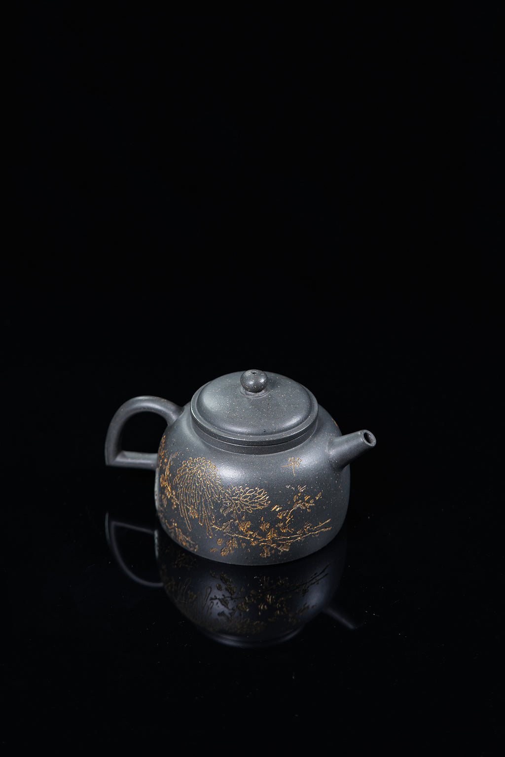 中国陶瓷艺术终身成就奖｜储立之大师传世典藏重器《墨韵壶》是礼藏双宜首选的高端艺术品！  ——原矿优质 雪花青·220cc