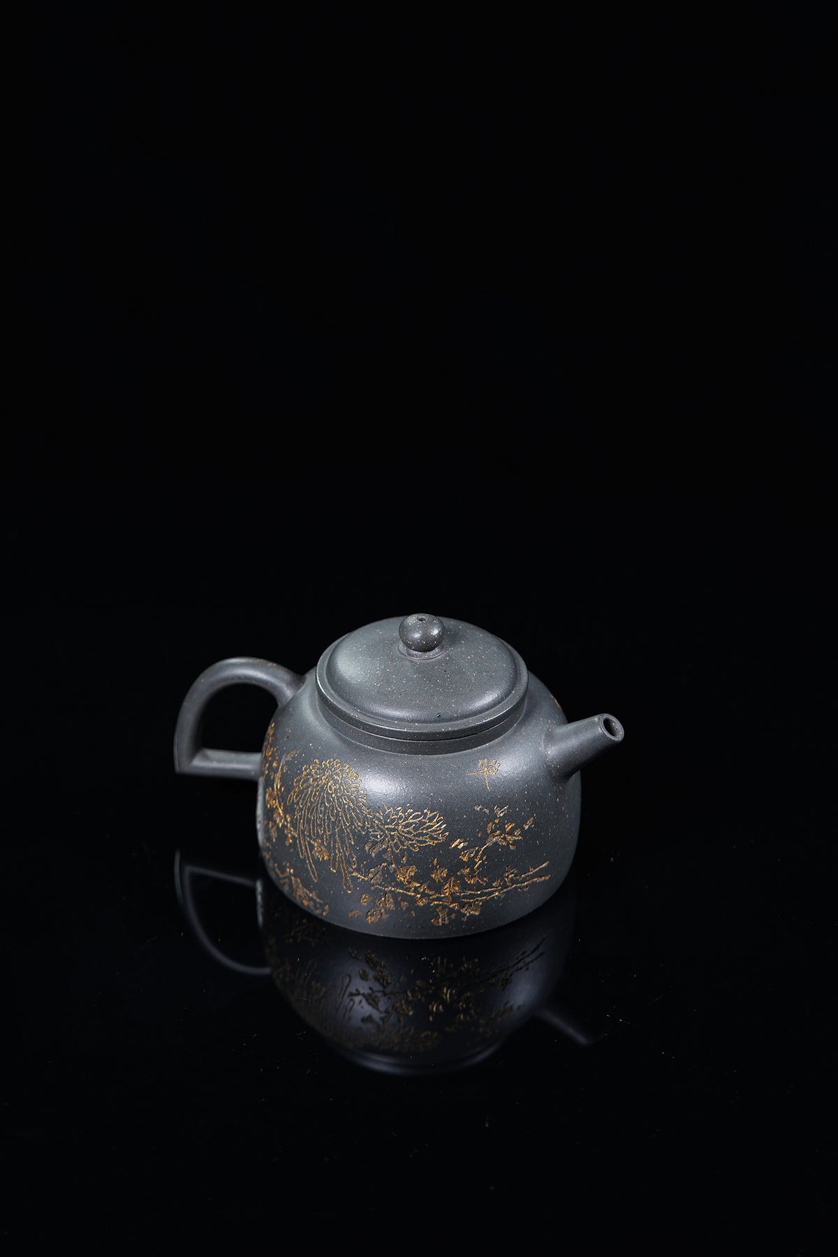 中国陶瓷艺术终身成就奖｜储立之大师传世典藏重器《墨韵壶》是礼藏双宜首选的高端艺术品！  ——原矿优质 雪花青·220cc