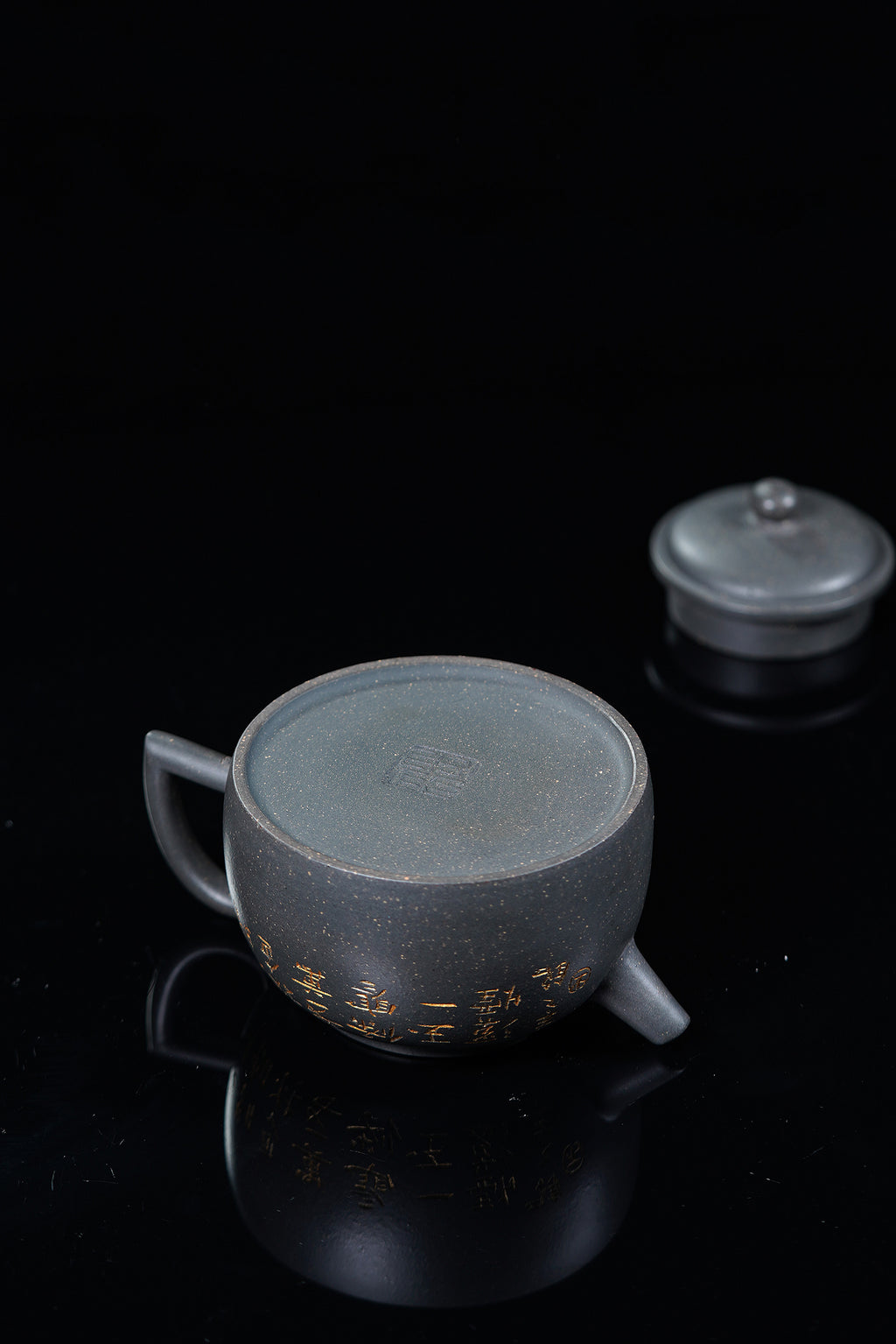 中国陶瓷艺术终身成就奖｜储立之大师传世典藏重器《墨韵壶》是礼藏双宜首选的高端艺术品！  ——原矿优质 雪花青·220cc