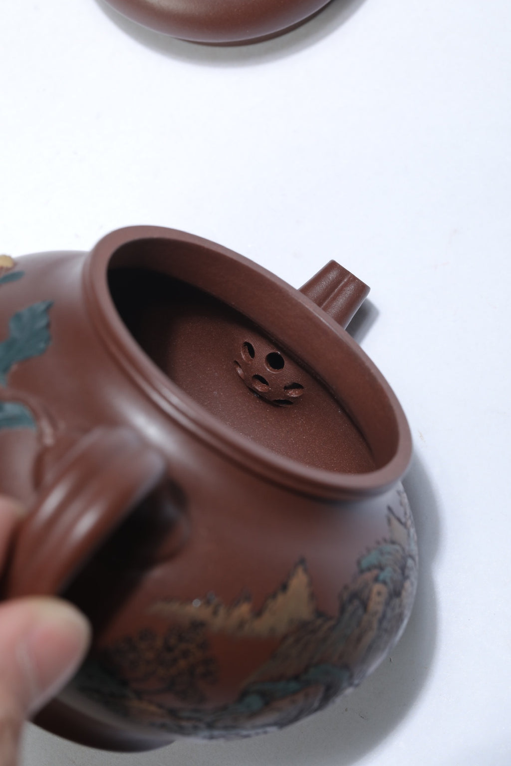 彩刻江山 礼藏之巅｜紫砂界彩刻山水标杆·李峰臻品《柿柿如意壶》礼藏双绝 传世重器！  ——原矿优质老紫泥·280cc